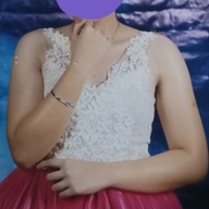 6 hours lng nagamit each na ball n long gown..Buy 2(take all) for 3500 only