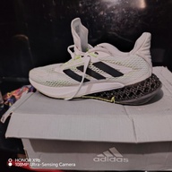 womens runninh shoes US size 4