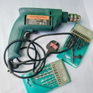 Power Drill electric  w Drill Bits