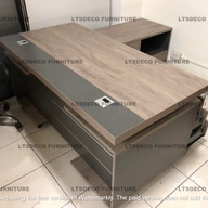 L-SHAPE EXECUTIVE TABLE IN LAMINATED FINISH OFFICE PARTITIO