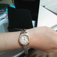 UNISILVER WOMENS WATCH  SAPPHIRE GLASS