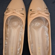 Skinstone flat shoes