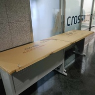 freestanding table/office table