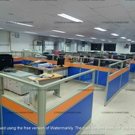 WORKSTATION WITH GLASS PARTITION