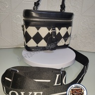 PRELOVED | UKAY ♛♛♛ DUSTO VANITY BAG ♛♛♛