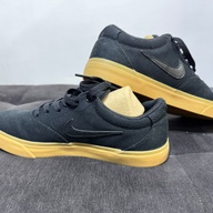 Nike SB Charge Canvas Black / Gum Light Brown