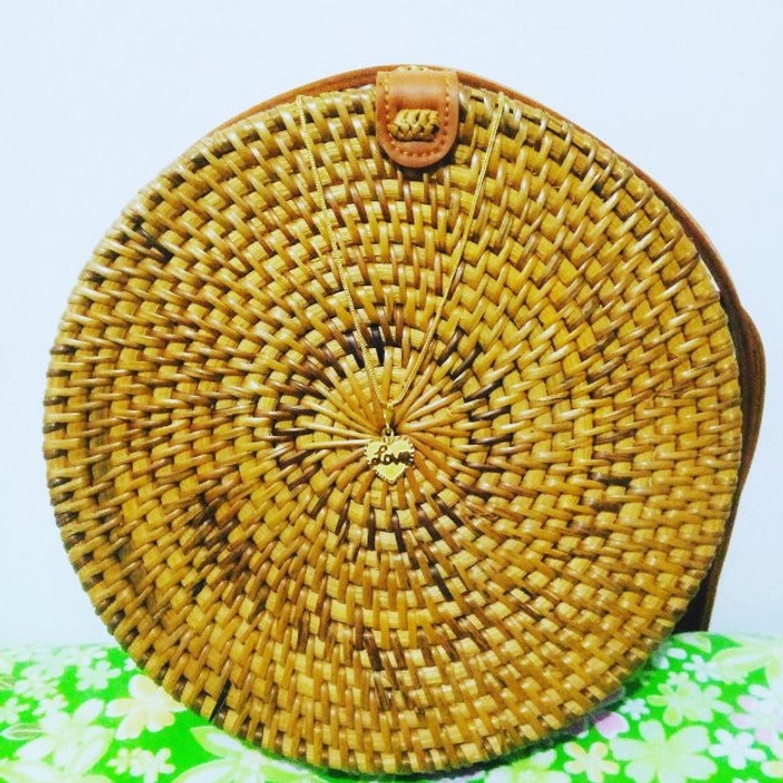 Rattan bags at 800.00 from Cavite. LookingFour Buy & Sell Online